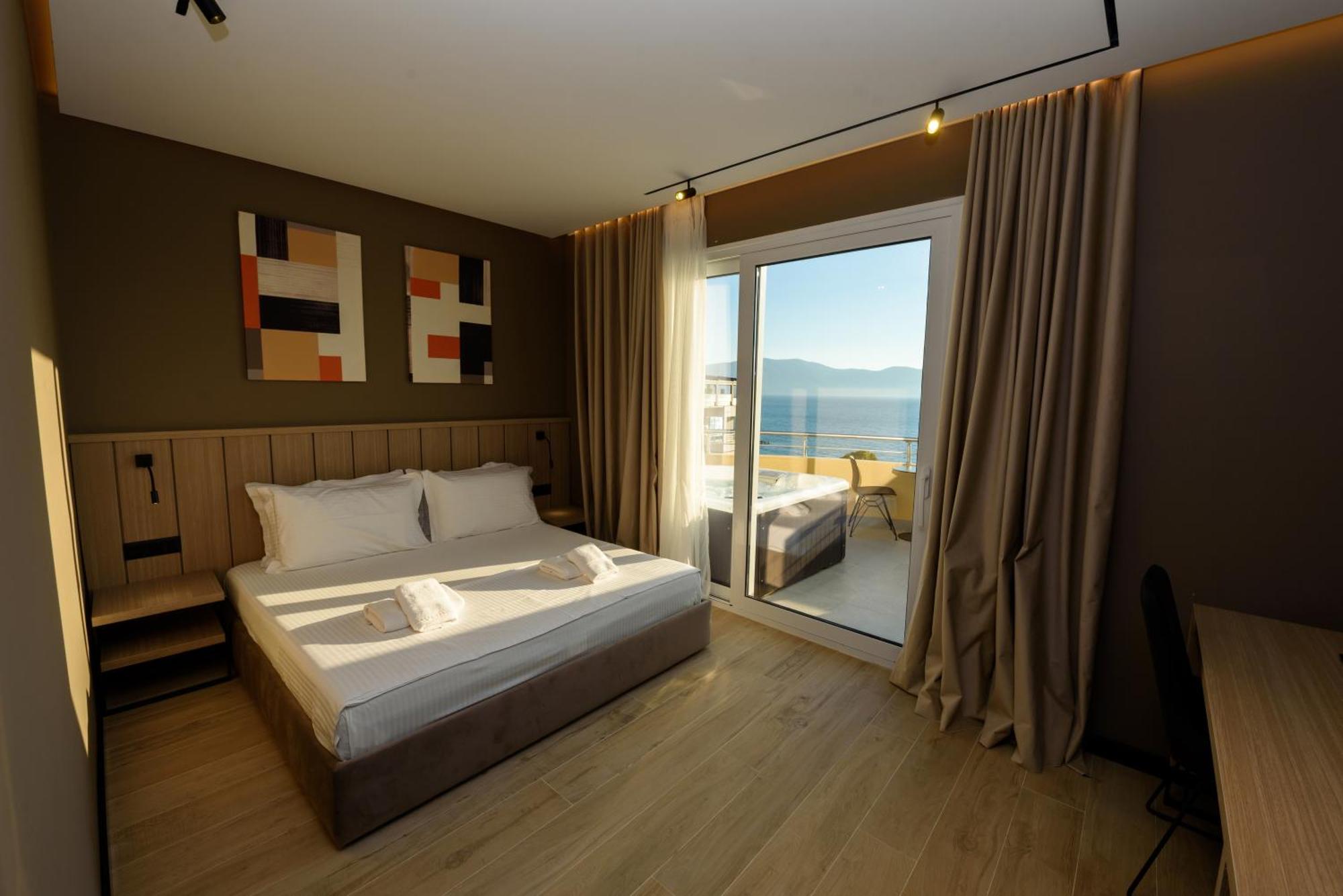 Alojamento de Acomodação e Pequeno-almoço Suits Vlorë