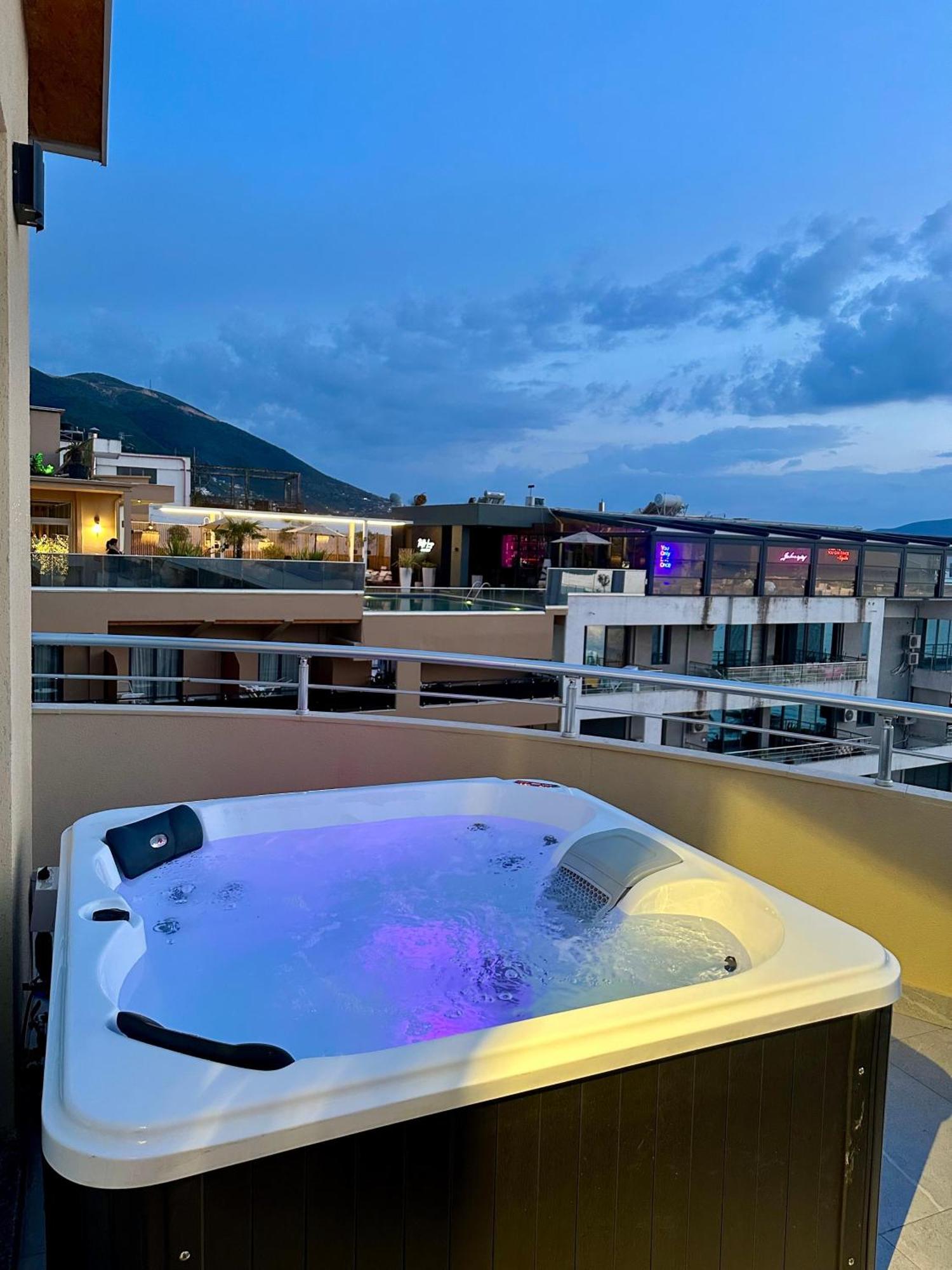 Suits Vlorë